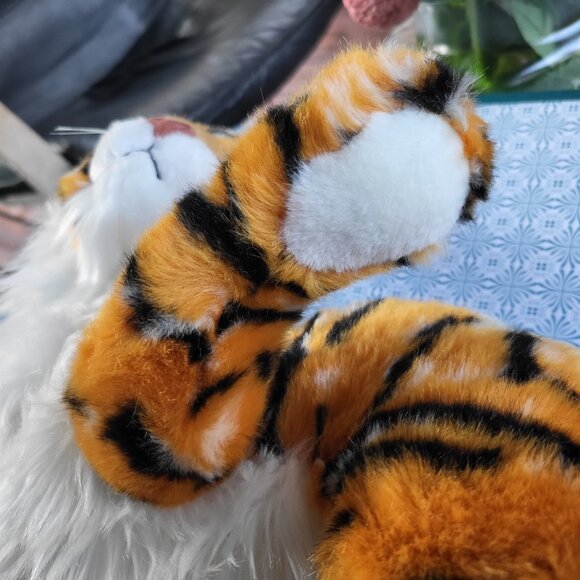 Vintage Ty Classic "Pinstripes" 15" Tiger Plush 2005 - Picture 5 of 16